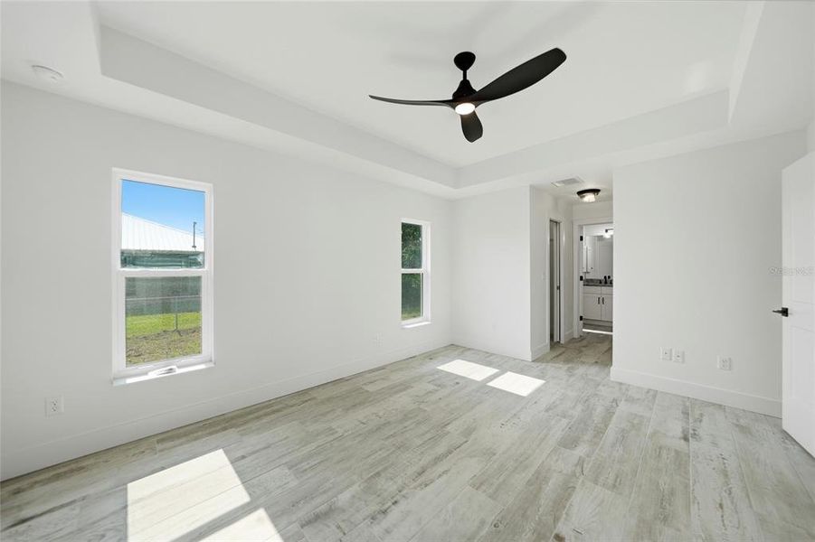 Spacious, unfurnished interior of a new home in , Arcadia (Image 38).