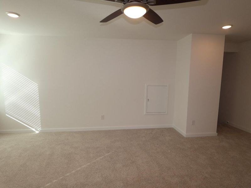 Spacious, unfurnished interior of a new home in Miller's Pond, Rosenberg (Image 22).