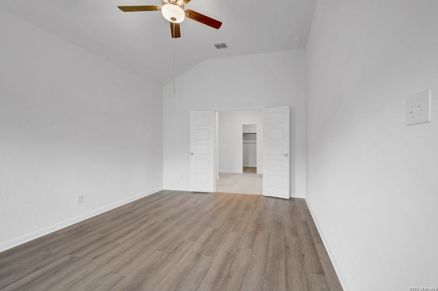 Spacious, unfurnished interior of a new home in Greenspoint Heights, Seguin (Image 42).
