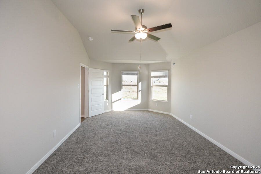 Spacious, unfurnished interior of a new home in Summer Hills, San Antonio (Image 12).