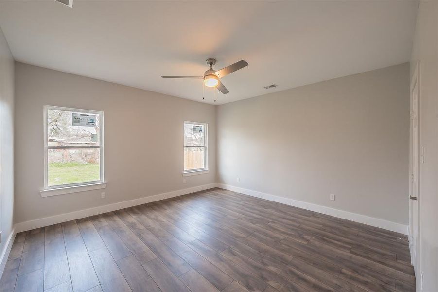 Spacious, unfurnished interior of a new home in , Greenville (Image 25).