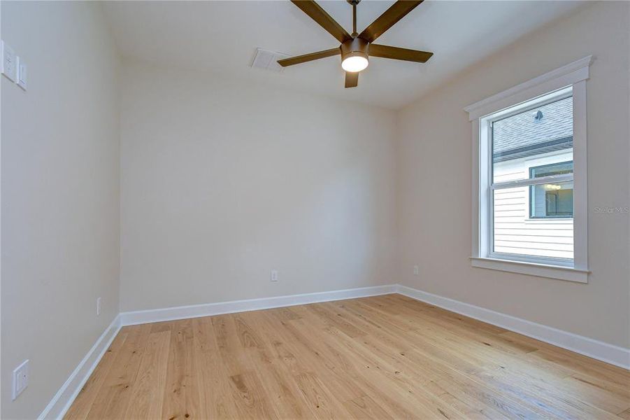 Spacious, unfurnished interior of a new home in , Tampa (Image 37).
