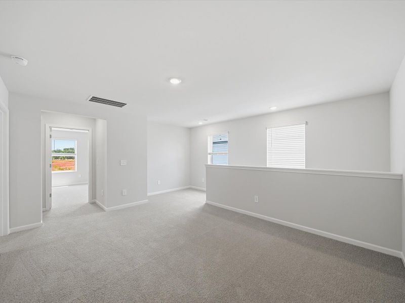 Spacious, unfurnished interior of a new home in Pleasant Brook, Greenville (Image 11).