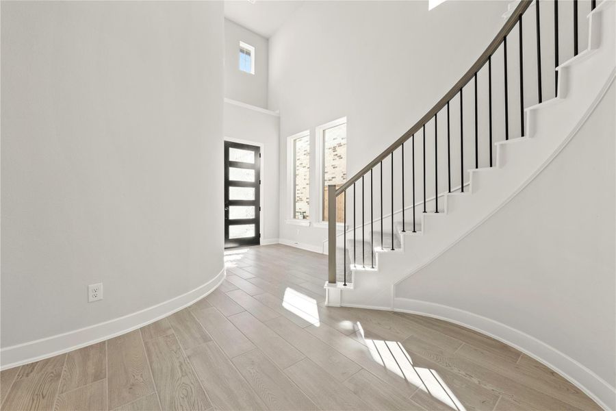 Spacious, unfurnished interior of a new home in Kresston, Montgomery (Image 11).