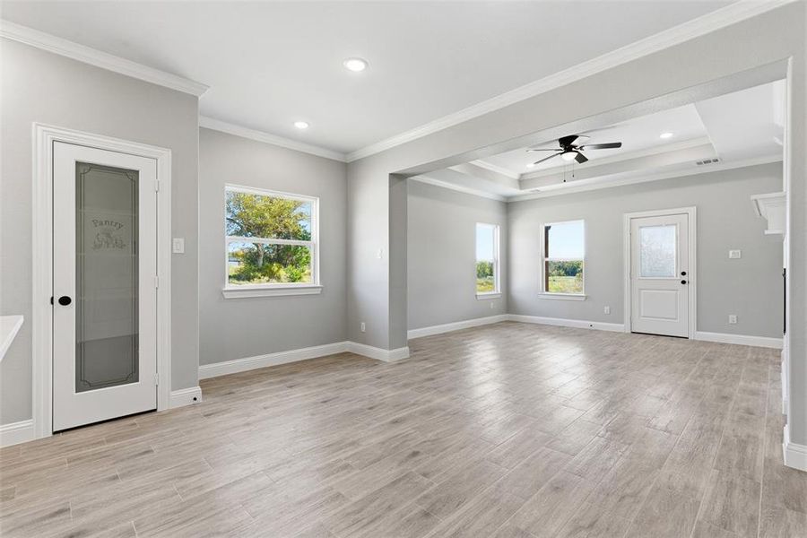 Spacious, unfurnished interior of a new home in , Tom Bean (Image 13).
