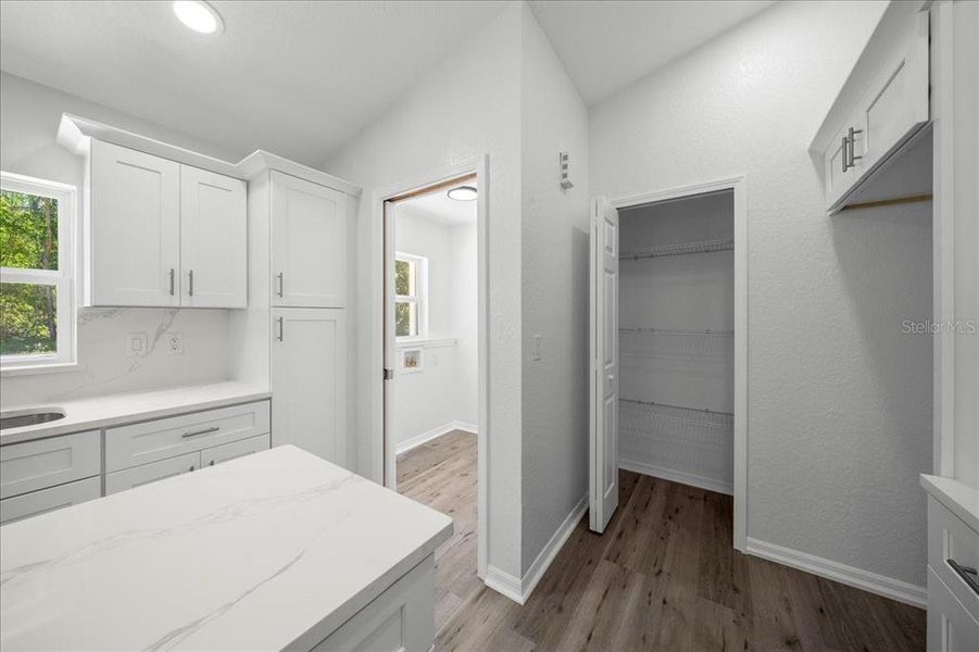 Furnished interior view inside a new home in , Ocklawaha (Image 12).