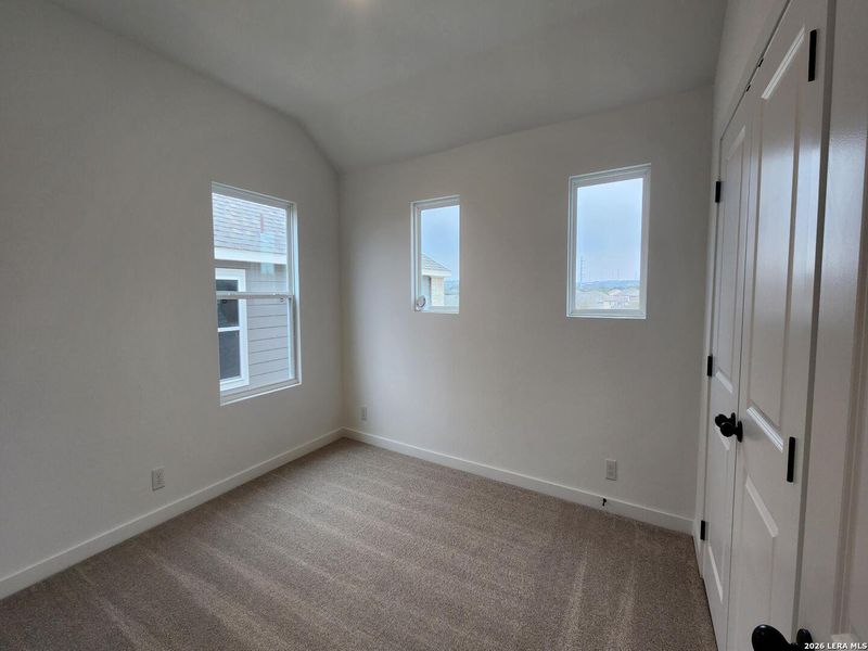 Spacious, unfurnished interior of a new home in Arcadia Ridge, San Antonio (Image 22).