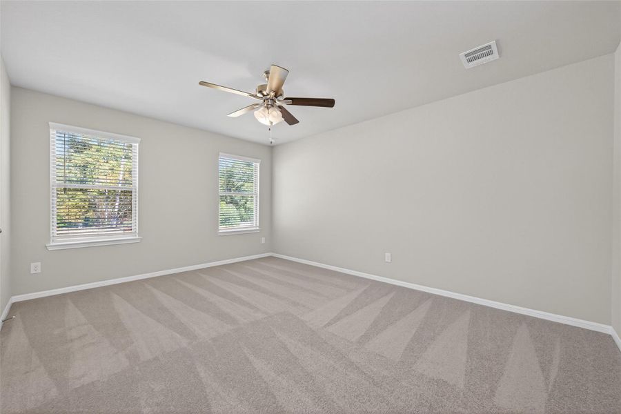 Spacious, unfurnished interior of a new home in Woodland Lakes, Huffman (Image 34).