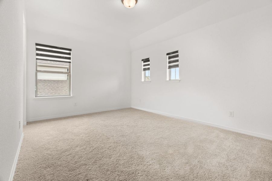 Spacious, unfurnished interior of a new home in Santa Rita Ranch, Liberty Hill (Image 21).
