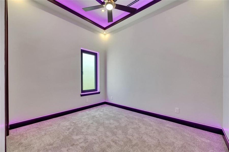Spacious, unfurnished interior of a new home in , Apollo Beach (Image 40).