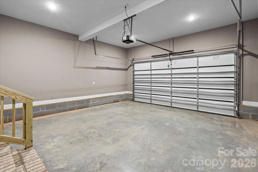 Spacious, unfurnished interior of a new home in , Hickory (Image 33).
