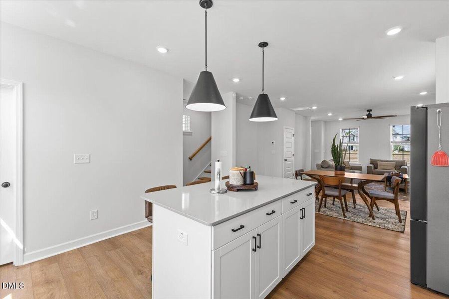 19-33 Pear Blossom Pkwy