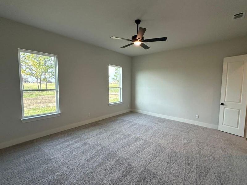 Spacious, unfurnished interior of a new home in , Leonard (Image 13).