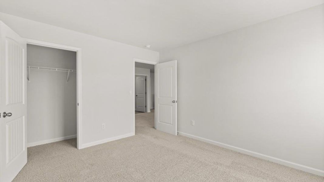 Spacious, unfurnished interior of a new home in Falcon Landing, Gainesville (Image 21).