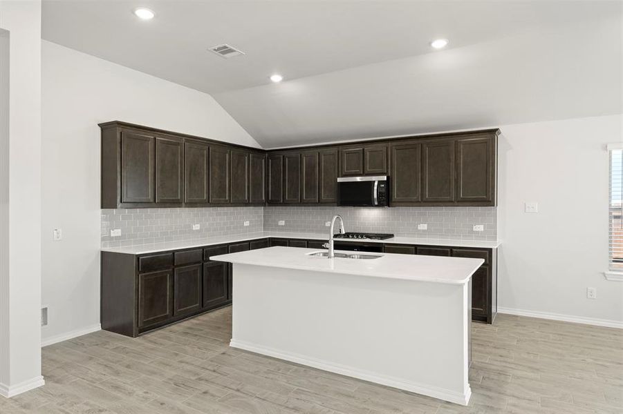 10. 118 Coyote - Kitchen (2) 10. 118 Coyote - Kitchen (2)