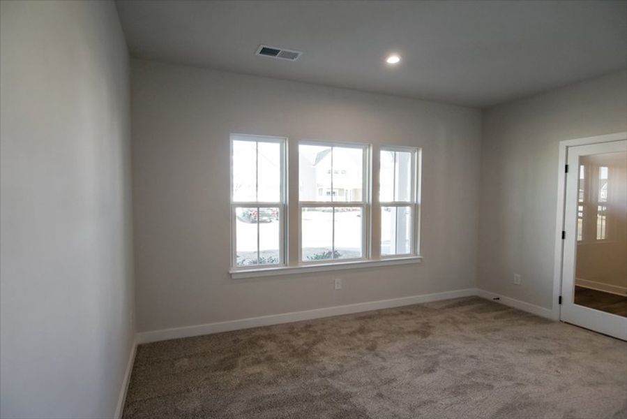 Spacious, unfurnished interior of a new home in Berkeley, Spartanburg (Image 19).