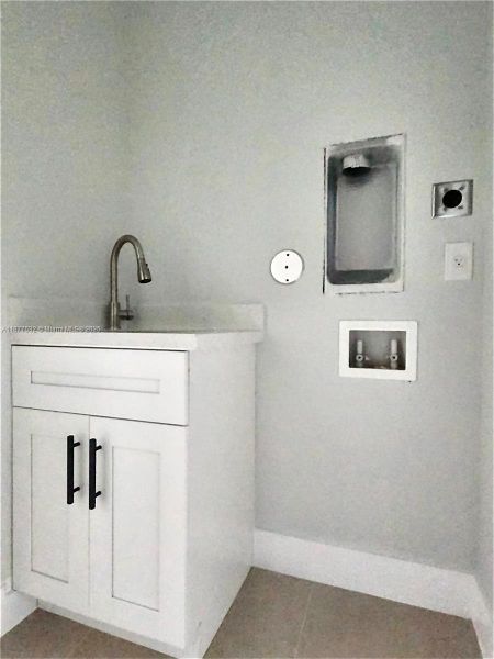 Furnished interior view inside a new home in , Fort Lauderdale (Image 5).