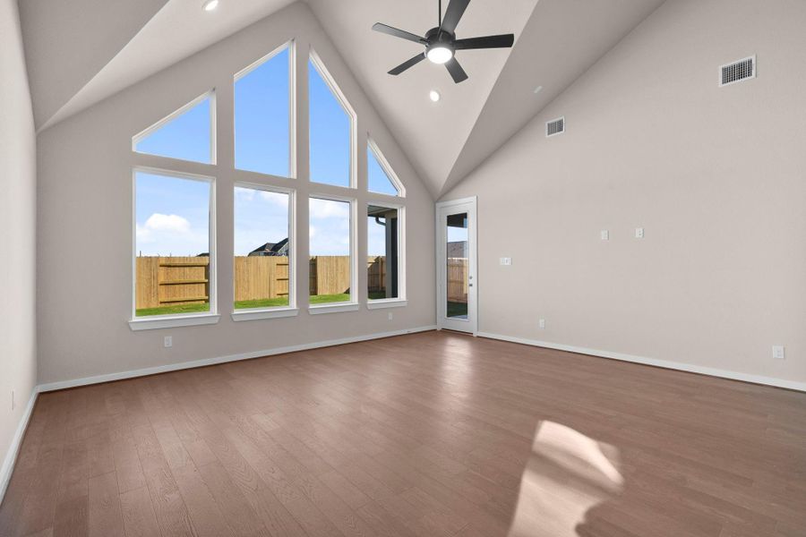 Spacious, unfurnished interior of a new home in Elyson 45' & 70', Katy (Image 20). Spacious, unfurnished interior of a new home in Elyson 45' & 70', Katy (Image 20).