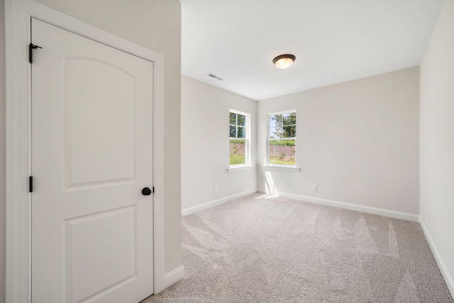 Spacious, unfurnished interior of a new home in Pisgah Park, Kernersville (Image 16).