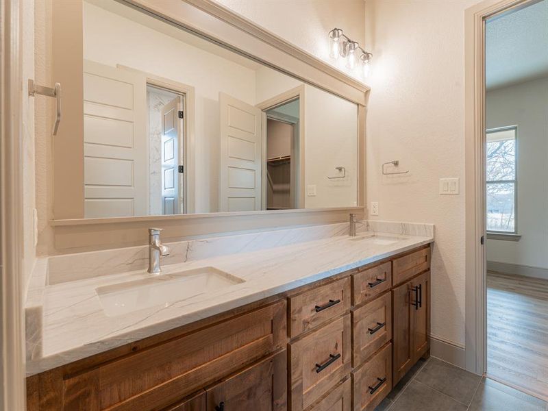 Furnished interior view inside a new home in , Paradise (Image 9).