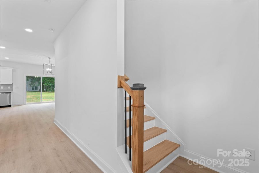 Spacious, unfurnished interior of a new home in , Harrisburg (Image 27).