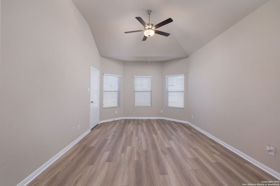 Spacious, unfurnished interior of a new home in Greenspoint Heights, Seguin (Image 21).