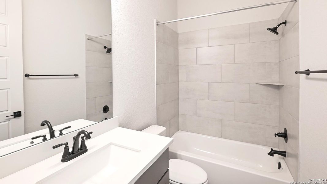 Furnished interior view inside a new home in Mayfair 50', New Braunfels (Image 10). Furnished interior view inside a new home in Mayfair 50', New Braunfels (Image 10).