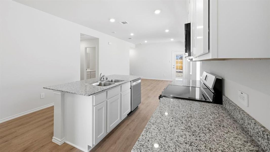 Furnished interior view inside a new home in Sweetwater Springs, Sherman (Image 9).