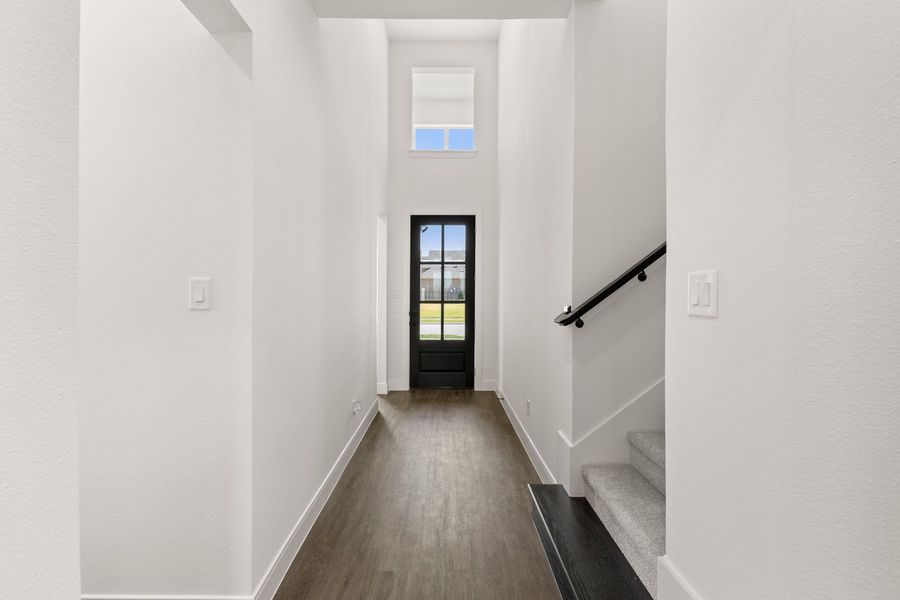 Spacious, unfurnished interior of a new home in Lily Creek at Sutton Fields, Aubrey (Image 16).