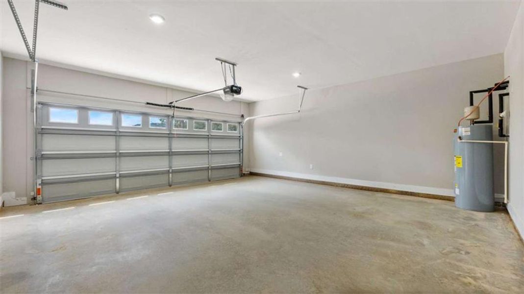 Spacious, unfurnished interior of a new home in , Cedartown (Image 22).