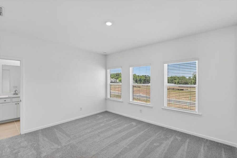 Spacious, unfurnished interior of a new home in Alder Creek, Cumming (Image 21).