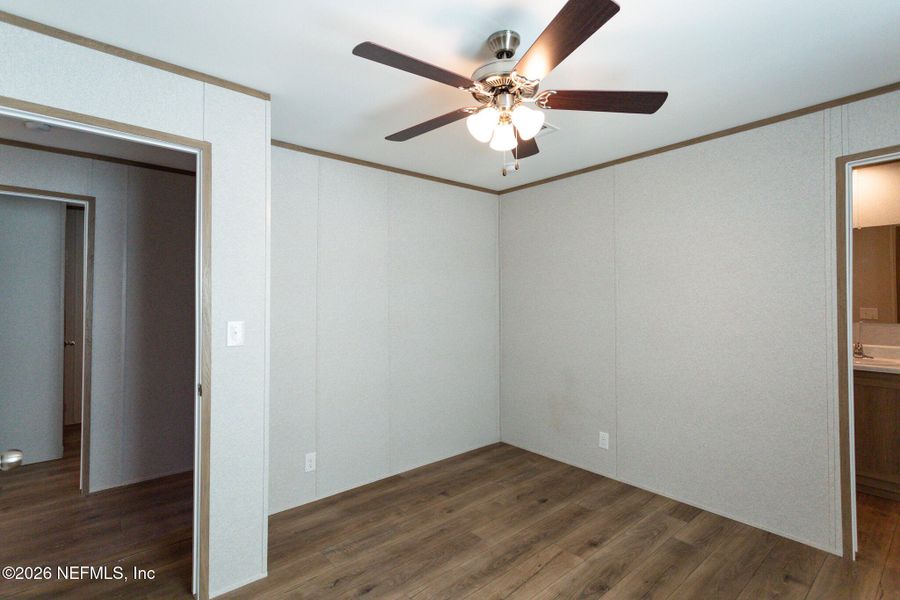 Spacious, unfurnished interior of a new home in , Jacksonville (Image 8).