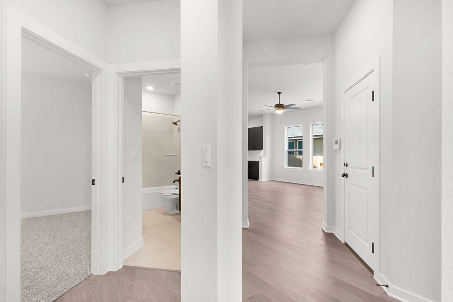 Spacious, unfurnished interior of a new home in Nolina, Georgetown (Image 40).