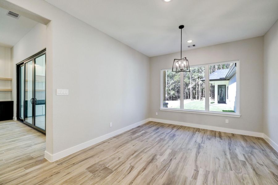 THE PICTURE SHOWN IS NOT THE ACTUAL HOME. TRINITY SIGNATUE HOMES IS BUILDING A SIMILAR FLOOR PLAN. THE PICTURE SHOWN IS NOT THE ACTUAL HOME. TRINITY SIGNATUE HOMES IS BUILDING A SIMILAR FLOOR PLAN.