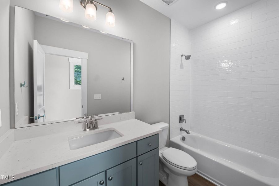 23_632_Angus_Ct_Sanford_NC_27332_USA-Bat