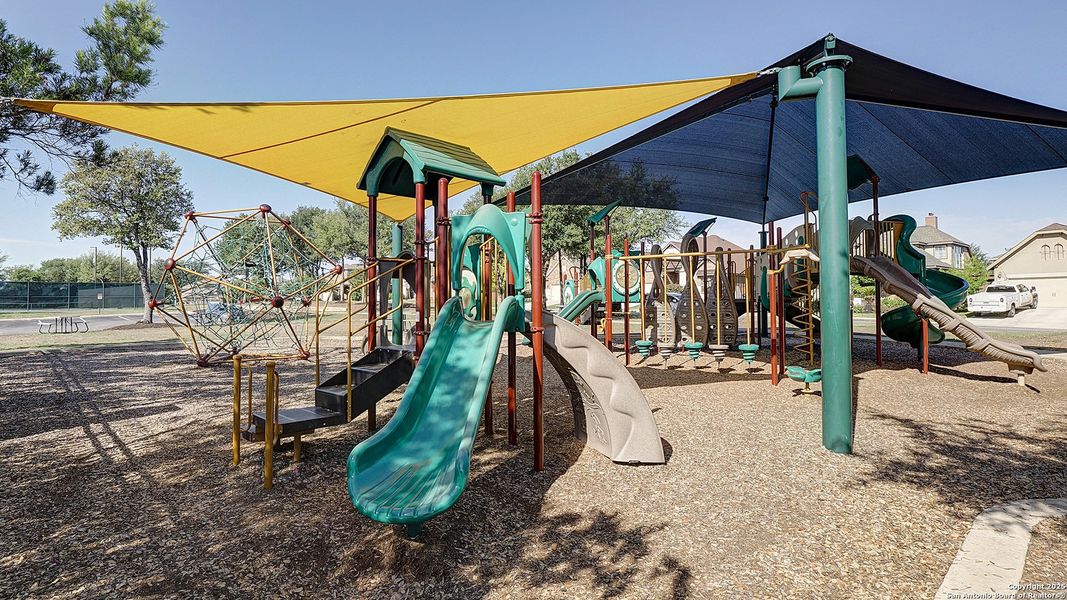 Community amenities in Stillwater Ranch 40', San Antonio (Image 3).