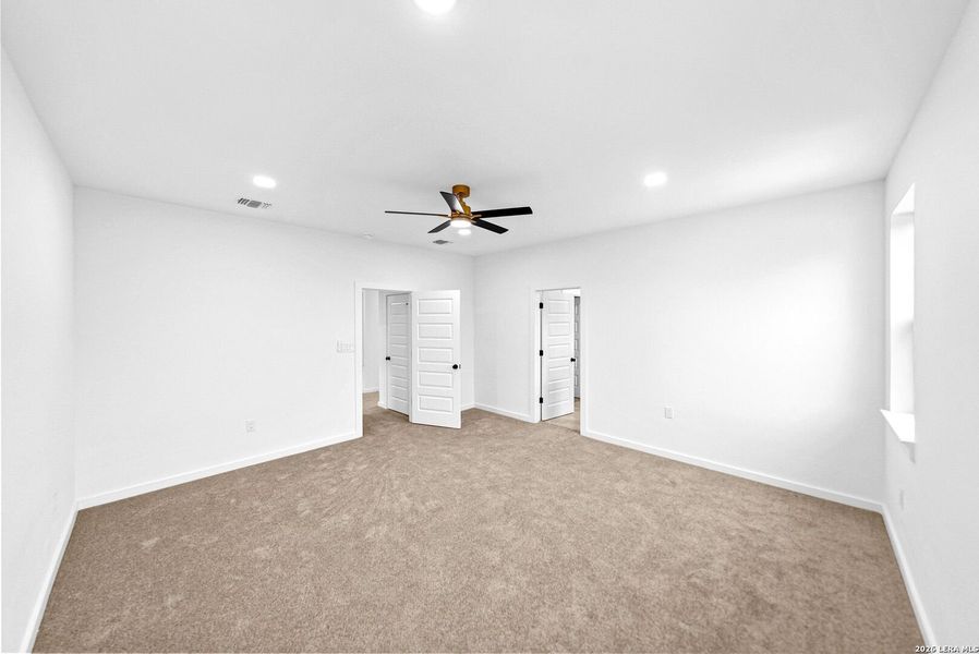 Spacious, unfurnished interior of a new home in , San Antonio (Image 42).