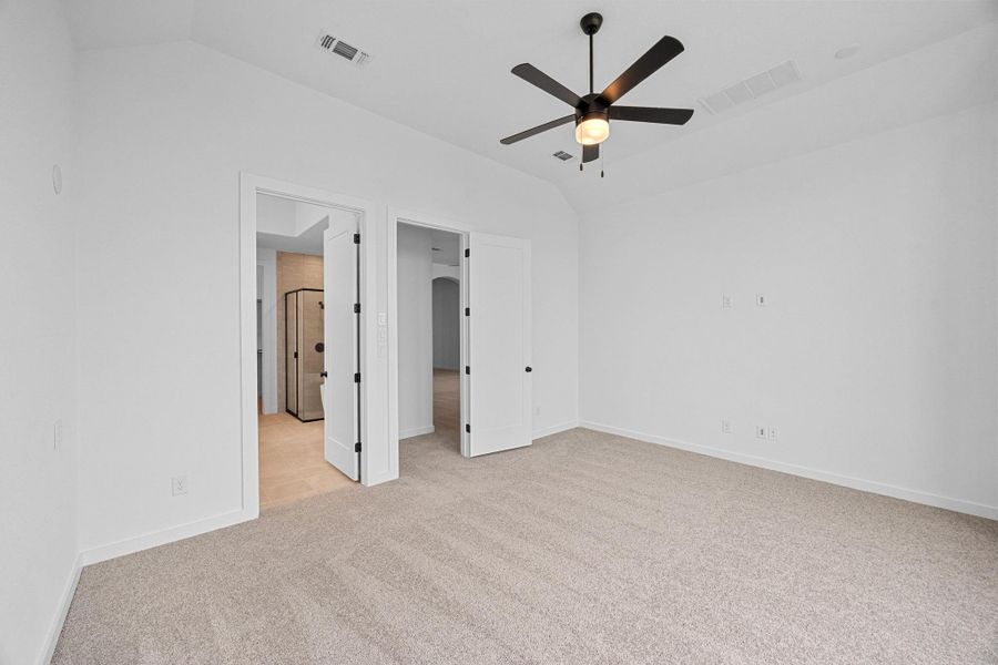 Spacious, unfurnished interior of a new home in Lakeside at Tessera on Lake Travis, Lago Vista (Image 17).