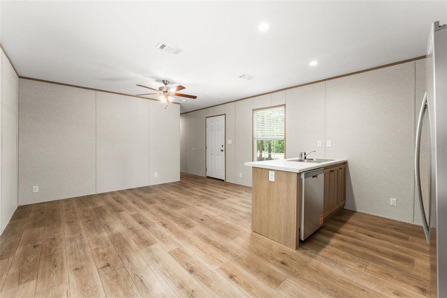 Spacious, unfurnished interior of a new home in , Williston (Image 9).