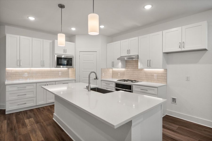 Furnished interior view inside a new home in Heritage Towne, Midlothian (Image 11).