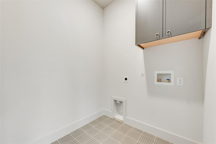 Spacious, unfurnished interior of a new home in , Lake Dallas (Image 18). Spacious, unfurnished interior of a new home in , Lake Dallas (Image 18).