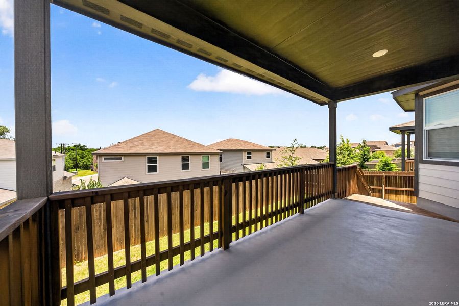 Exterior details and patio area of a home in Thomas Pond, San Antonio (Image 27).
