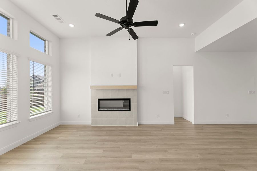 Spacious, unfurnished interior of a new home in Lily Creek at Sutton Fields, Aubrey (Image 25). Spacious, unfurnished interior of a new home in Lily Creek at Sutton Fields, Aubrey (Image 25).