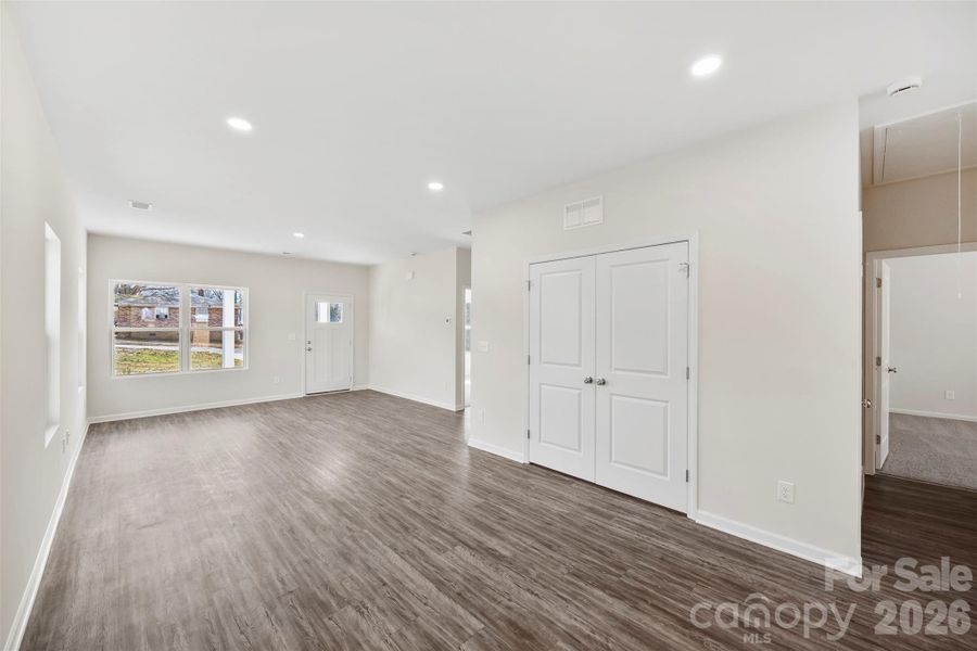 Spacious, unfurnished interior of a new home in , Kings Mountain (Image 38).
