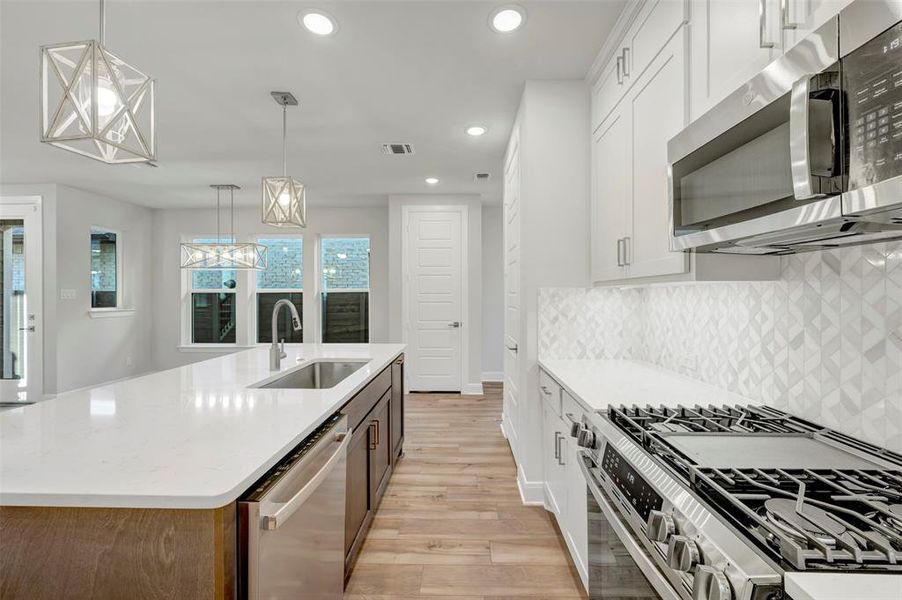 Furnished interior view inside a new home in Painted Tree Woodland West – Cottages, McKinney (Image 4).