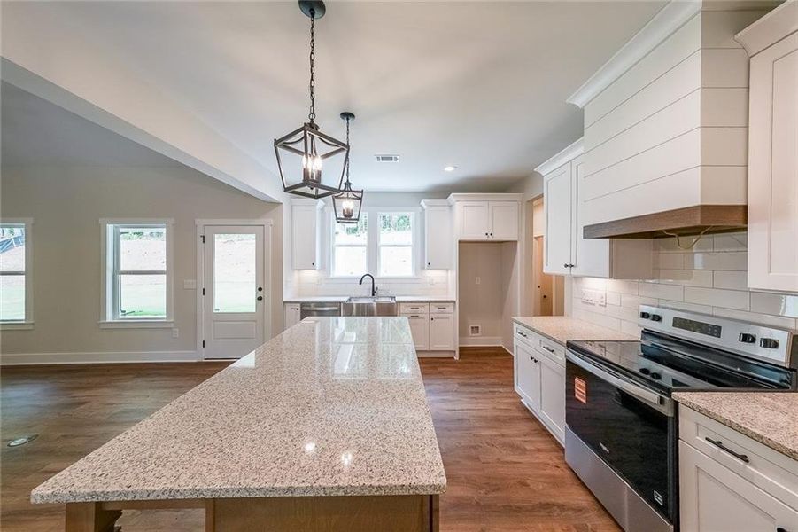 Image 20 of a home in .