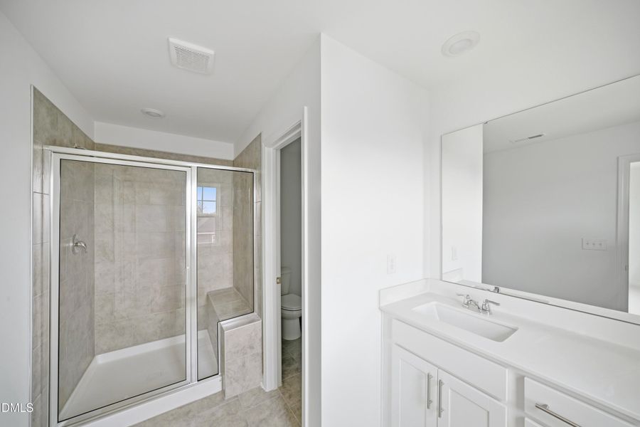 SUN_Stoneriver_Pic_Colton_OwnersBath_1of