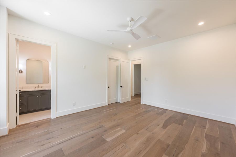 Spacious, unfurnished interior of a new home in , Houston (Image 24).