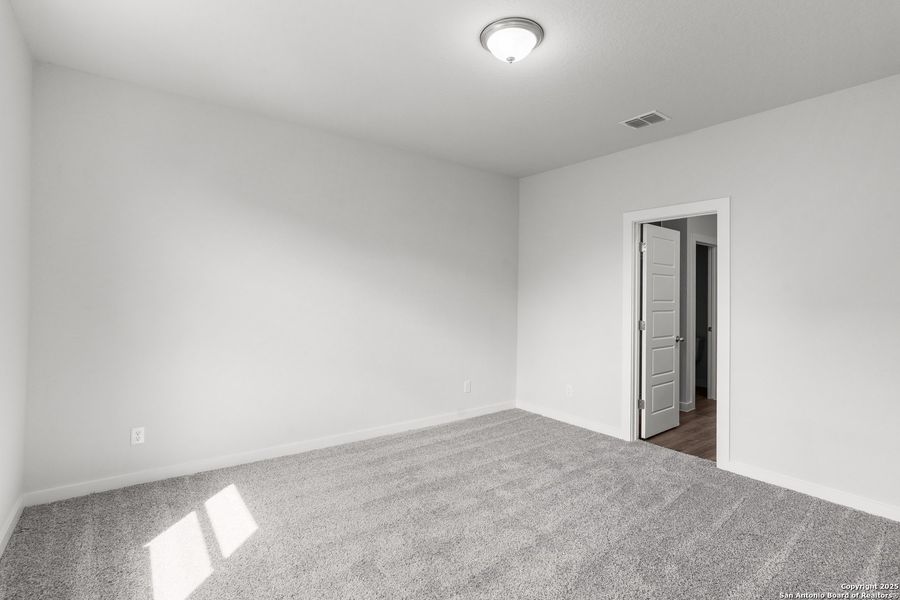 Spacious, unfurnished interior of a new home in Highland Ridge, New Braunfels (Image 24). Spacious, unfurnished interior of a new home in Highland Ridge, New Braunfels (Image 24).