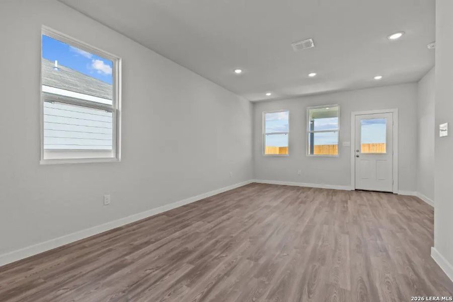 Spacious, unfurnished interior of a new home in Hacienda, San Antonio (Image 10). Spacious, unfurnished interior of a new home in Hacienda, San Antonio (Image 10).